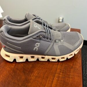 cloud 5 grey and peach! 7.5